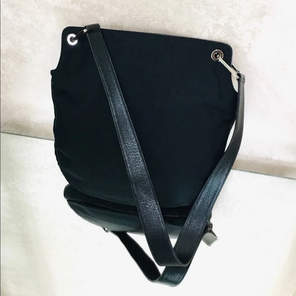 GUCCI shoulder bag/ crossbody 🖤🤍🖤 - Picture 8 of 15